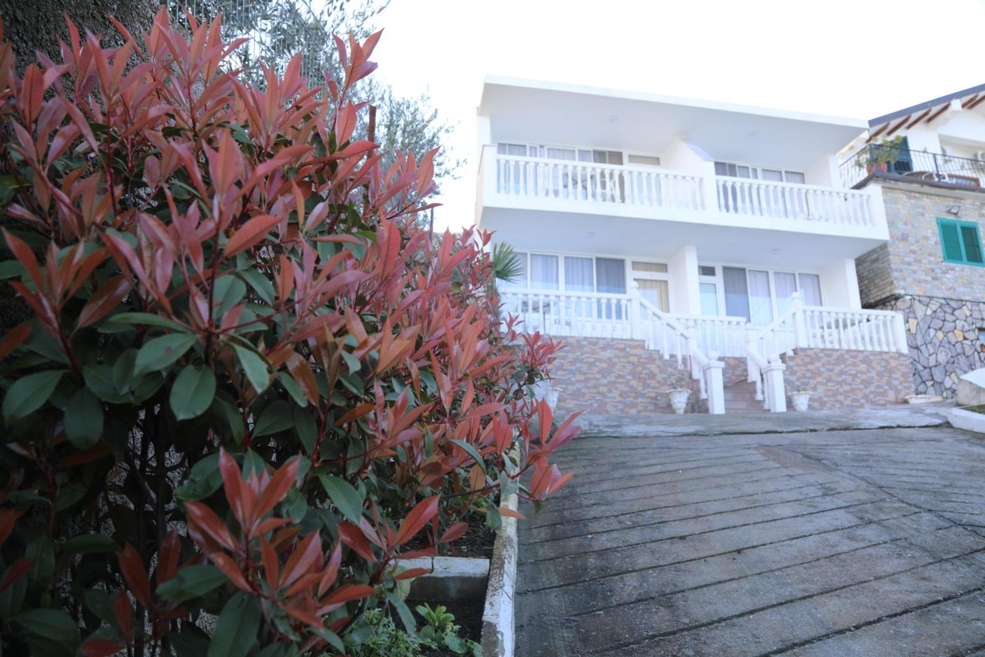 Lakefront House Shiroka Bagian luar foto