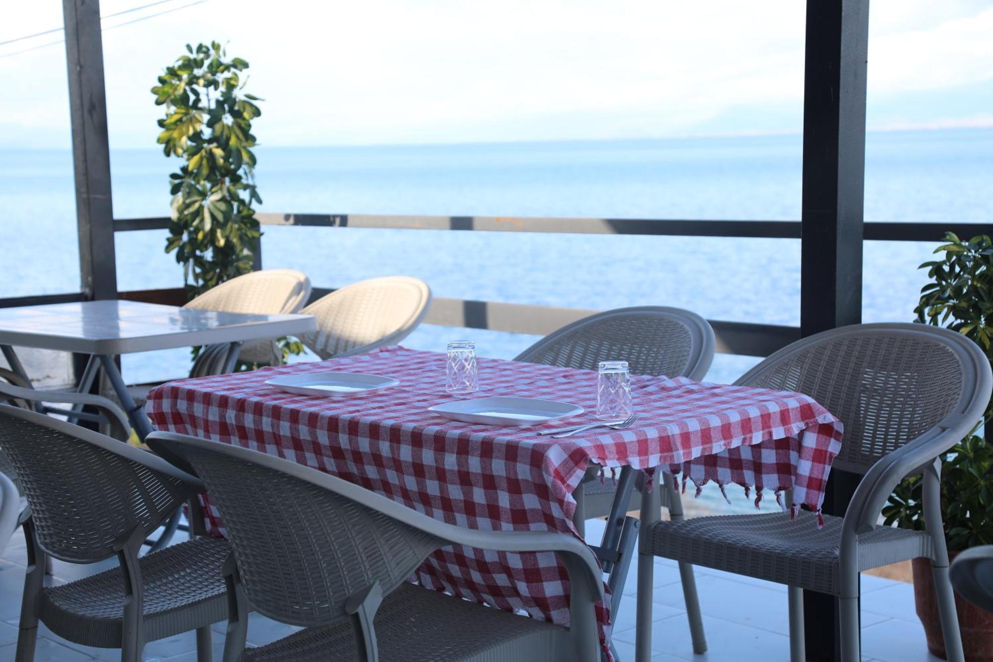 Lakefront House Shiroka Bagian luar foto