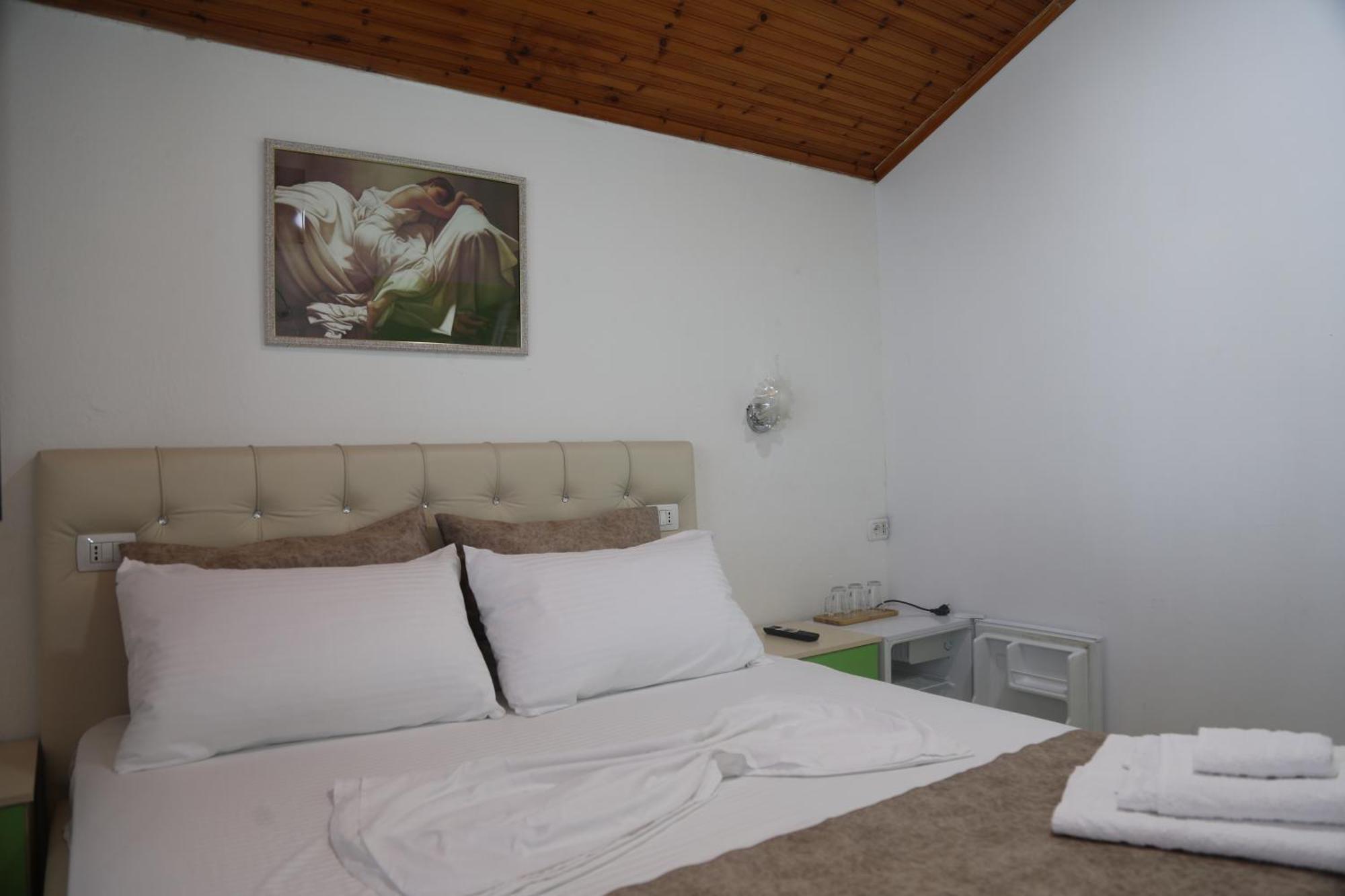 Lakefront House Shiroka Bagian luar foto