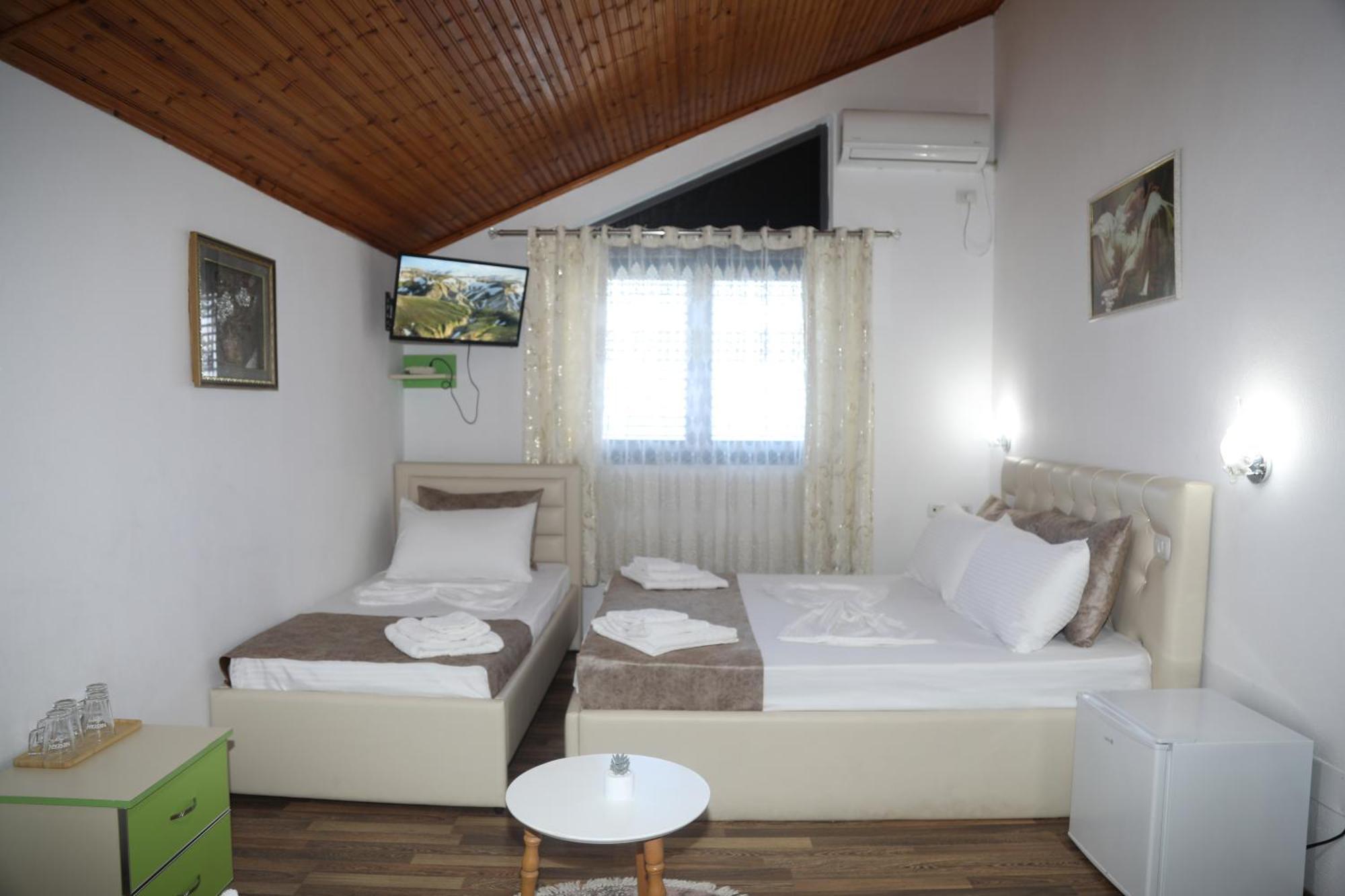 Lakefront House Shiroka Bagian luar foto